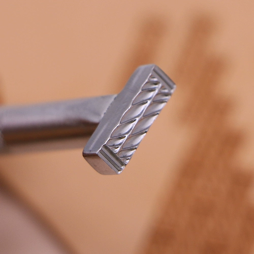 X173 травяная штриховая татуировка