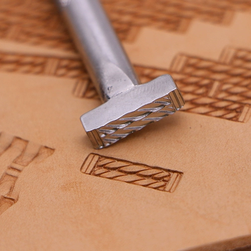 X173 травяная штриховая татуировка