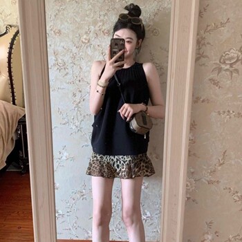 Korean-Style Youthful Outfit for Women, Pure and Alluring Style, Sleeveless Tank Top, High-Waisted Slimming Leopard Print Skirt