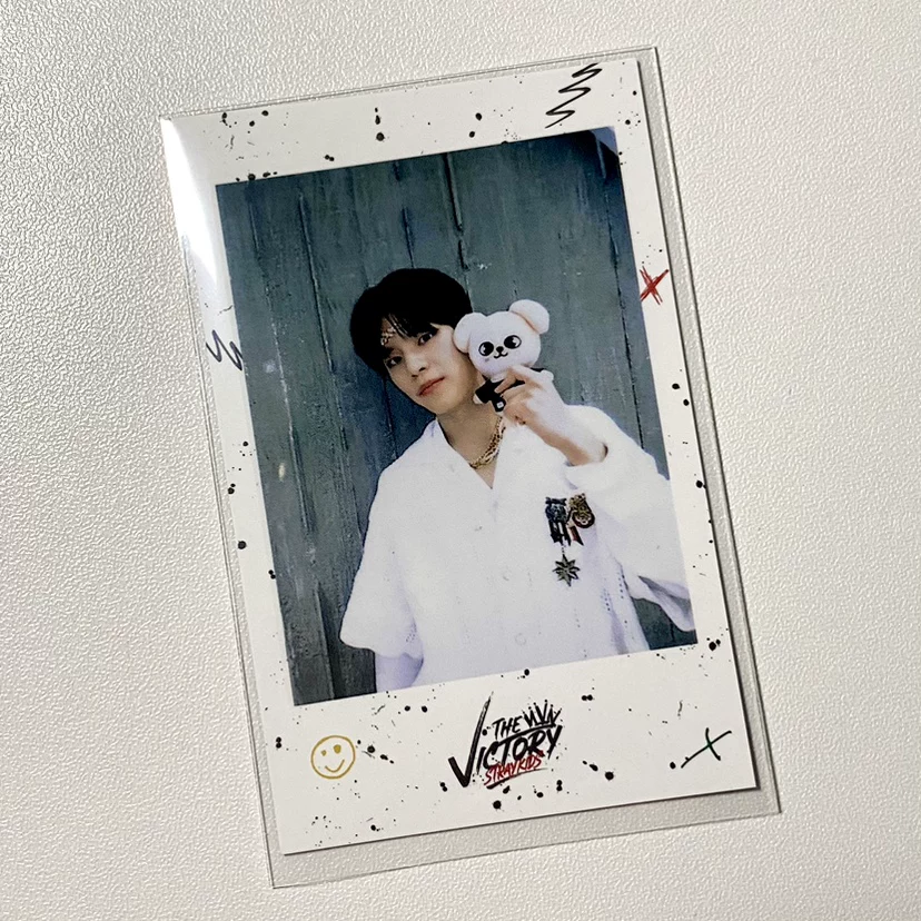 Официальный небольшой настольный календарь Stray Kids SKZOO с фотографиями SKZ Huang Yanchen Li Longyi Li Yanhao