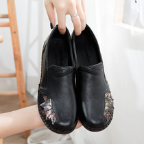 National Wind Genuine Leather Women Shoes Retro Printed Round Head Deep Mouth Single Shoes Non-slip Soft Bottom Flat Heel Middle Aged Mother Leather Shoes