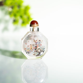 Yidecheng natural crystal painted snuff bottle