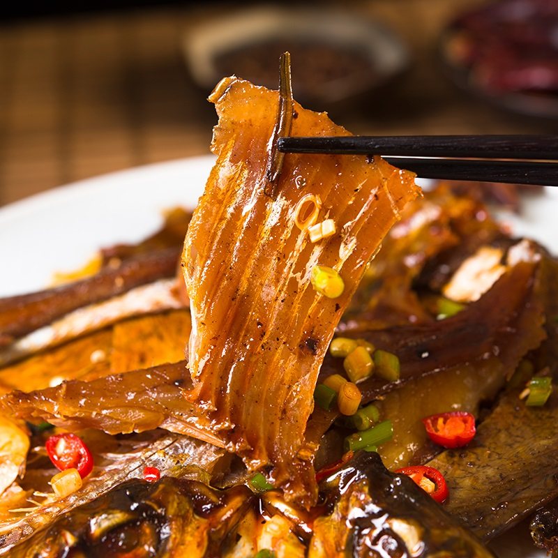 Authentic Hunan Changde Specialty Dried Fish, Wuhan Fish with Spicy Flavor, Hand-Shredded Fish, Ready-To-Eat Fish Tail Chunks, Whole Fish Snack