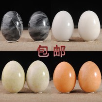 Handball Egg Ball Jade Fitness Ball holding the ball in hand for the elderly to get a hand massage with a handball massage ball handball