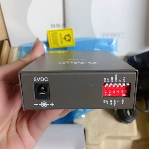 Новости DMC-8000SC Fast Ethernet Medium Converter Новый оригинальный адаптер Puckaging Belt Power Power