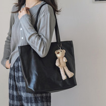 Autumn and winter bag womens 2021 new shoulder crossbody senior sense explosive versatile versatile large capacity class commuter tote bag