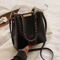 This year popular commuter bag Women summer 2021 New Tide advanced sense bucket bag shoulder chain crossbody large capacity