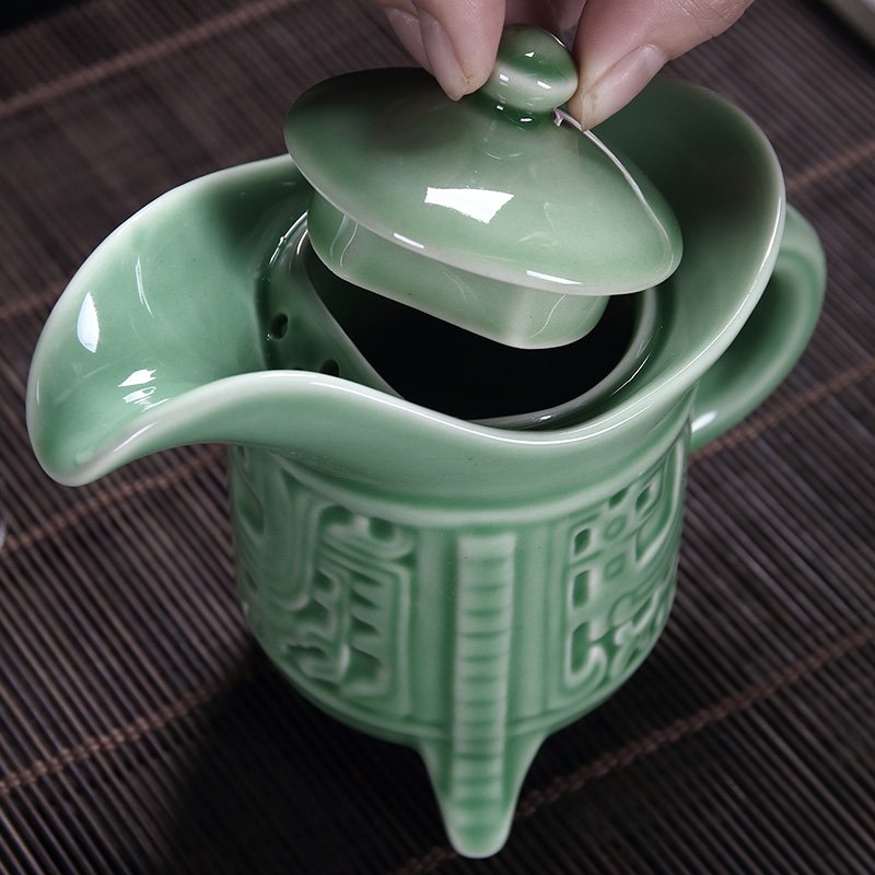 Art hin ceramic cup three foot cup wine suits for high pot liquor liquor cup after the ancient wine wine bottles in the style of the ancients