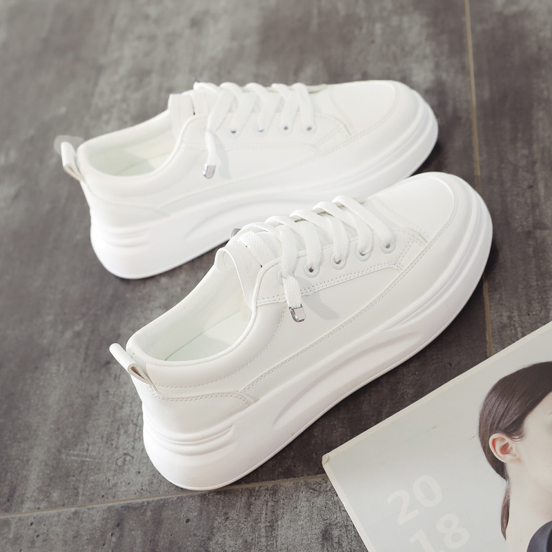 Small white shoes women's 2022 spring and autumn skate shoes female students thick bottom increased new old shoes trendy shoes casual sports shoes