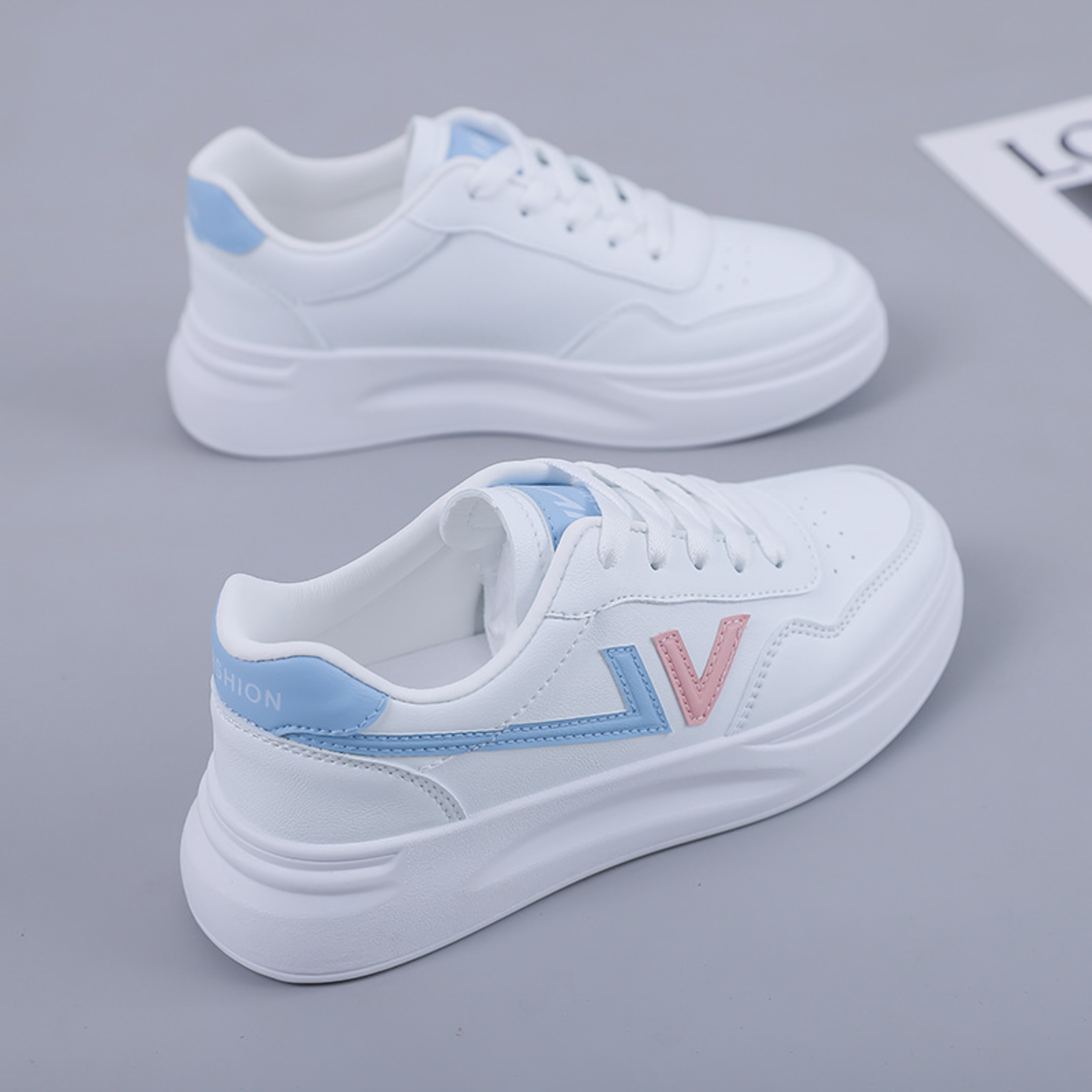 Small white shoes women's 2022 summer new Korean version all-match student board shoes popular trendy shoes leather sports board shoes