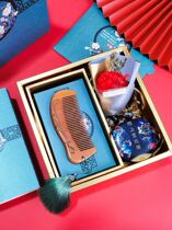 Three-eighth Womens Day gift box accompanied by a Chinese wind and a creative birthday gift employee of mother-in-law mother-in-law