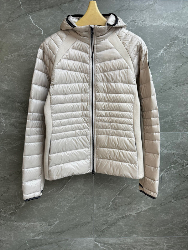 2026 New High-End Lightweight Hooded Goose down Jacket, Short Coat, Waist-Cinching, Slimming, Warm, Lightweight Puffer Jacket