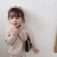 Светлый абрикосовый цвет