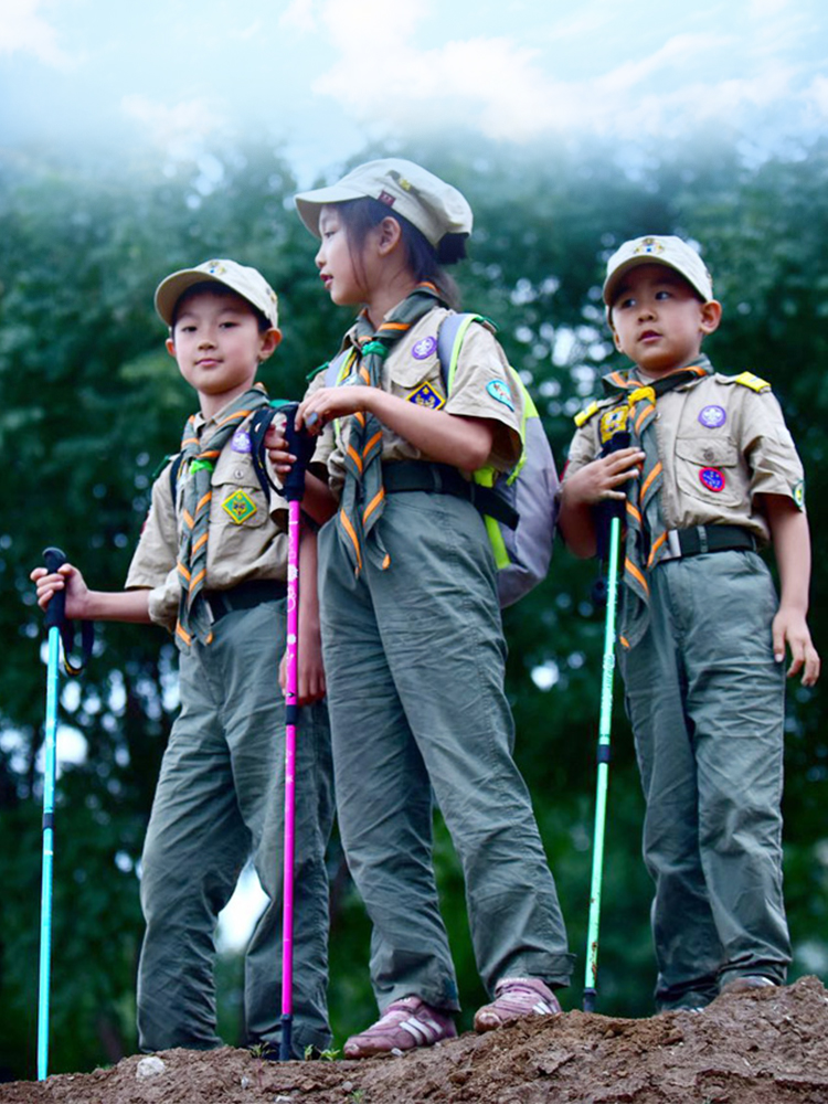 Camel climbing rod outdoor equipped with multi - functional hiking cane climbing cane lightly stretching the cane