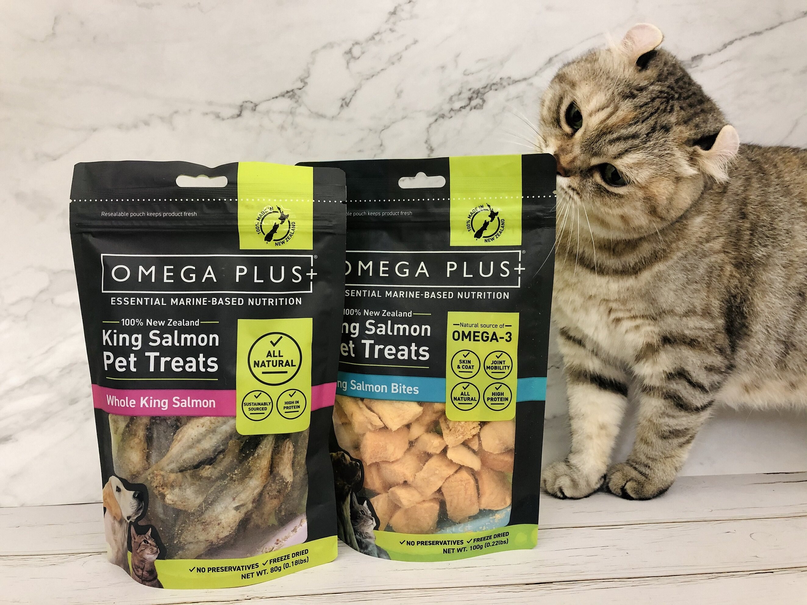 Nine children meow meow-o salmon crown OmegaPlus freeze-dried monarch salmon small fish dry small fish block New Zealand cat dog snacks
