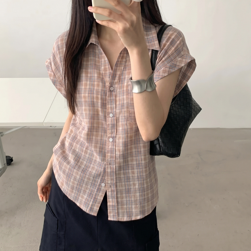 Retro Lazy Plaid Polo Collar Short-Sleeved Shirt for Women 2026 Summer Casual Loose Comfortable Right-Shoulder Shirt Top Retro Lazy Plaid Polo Collar Short-Sleeved Shirt for Women 2026 Summer Casual Loose Comfortable Right-Shoulder Shirt Top
