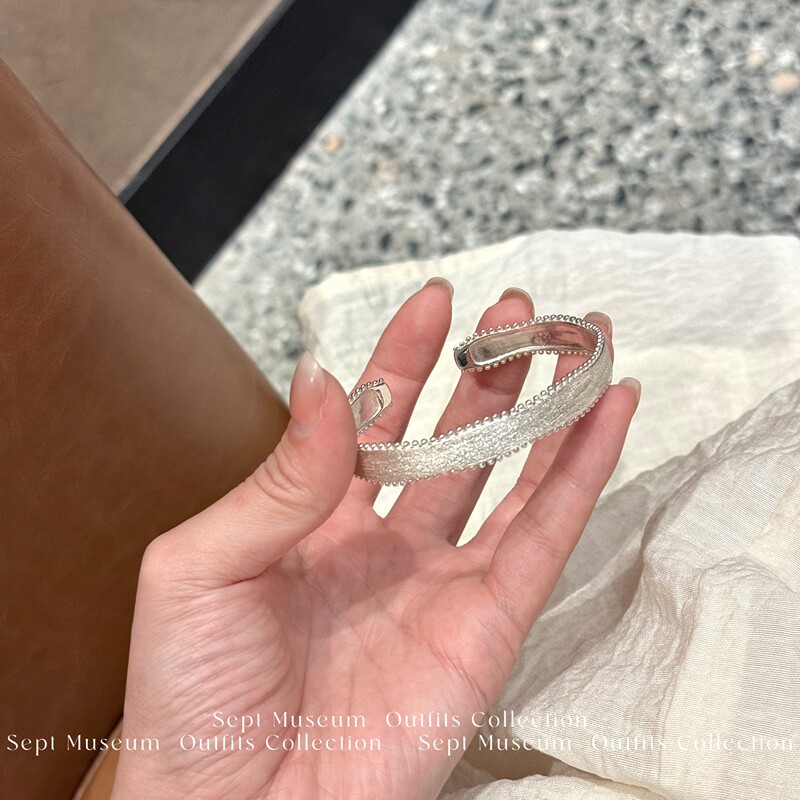 Septmuseum Korean Version High-End Light Luxury Exquisite Matte Brushed Sterling Silver 925 Irregular Curve Bead Edge Bracelet Septmuseum Korean Version High-End Light Luxury Exquisite Matte Brushed Sterling Silver 925 Irregular Curve Bead Edge Bracelet