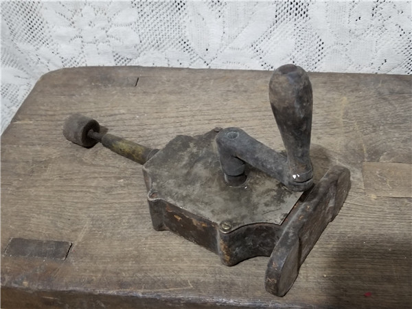 Hand drilling in the Republic of China