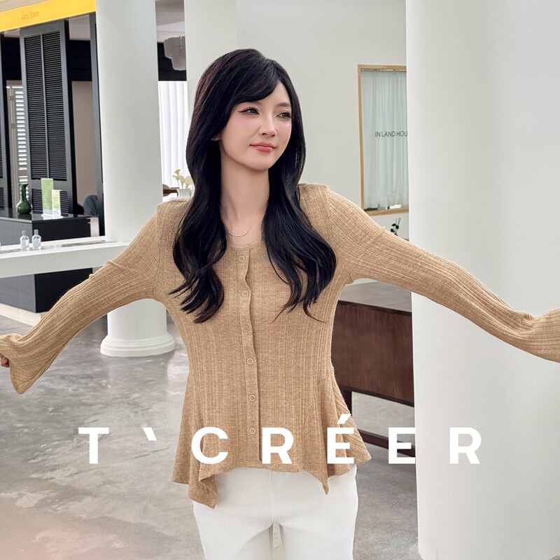 T`Creer｜ Oatmeal Morning Knit Top, Early Autumn Round Neck Single-Breasted Mid-Length Knitted Top for Women