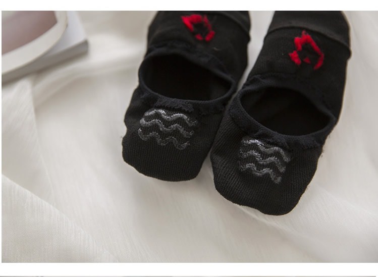 5 đôi giày Hàn Quốc tình yêu vớ nữ ngắn cotton mùa xuân và mùa hè không trơn trượt bằng giày đậu xanh Giày nhỏ và vớ vớ thuyền vô hình - Vớ mắt cá chân tất chân