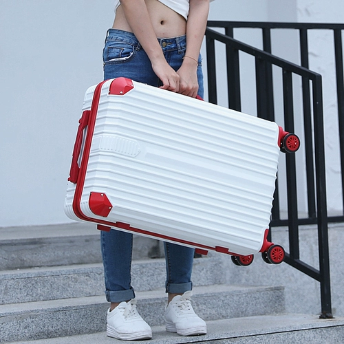 Брендовый чемодан, коробка