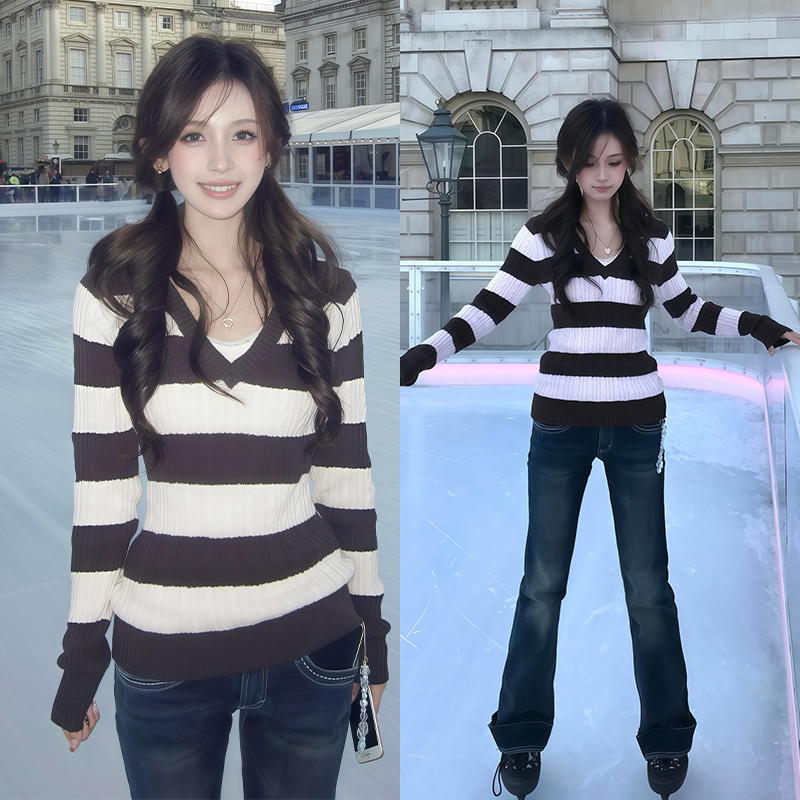 Hollister｜Contrast Color Striped V-Neck Knit Sweater for Women, New Retro Slim-Fit Versatile Outerwear Sweater