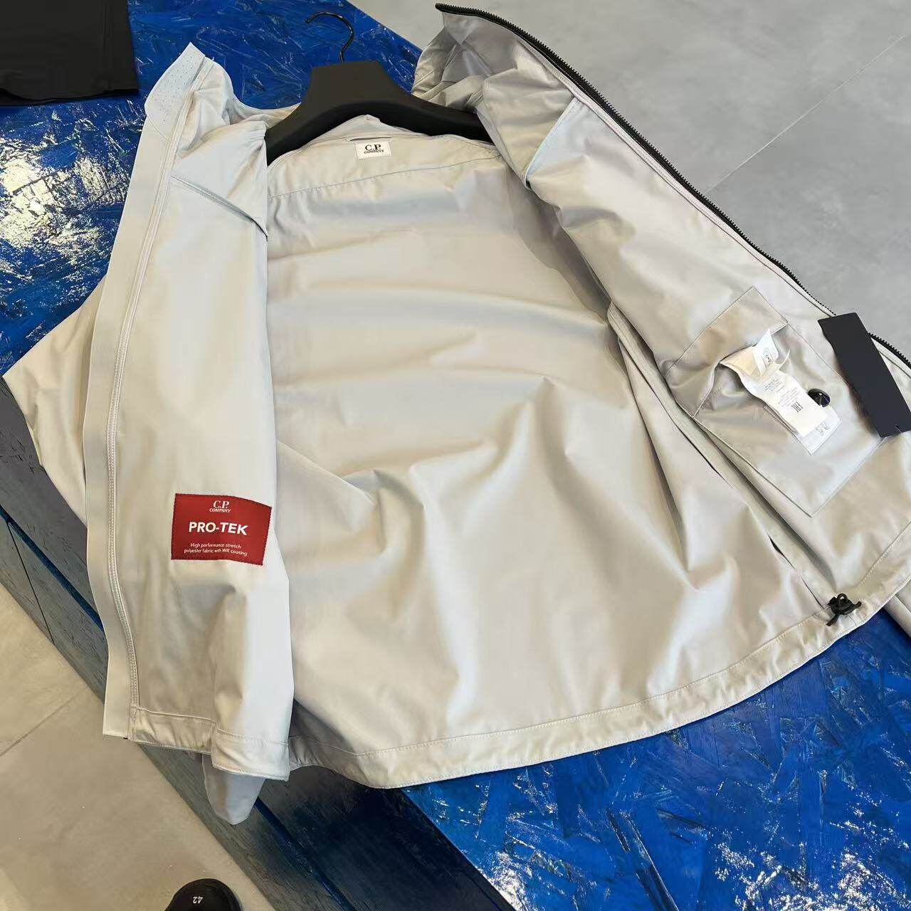 Cp company скидка время года подходит для мужчин и женщин светло серый куртка не возвращены Cpcompany/Compaq 