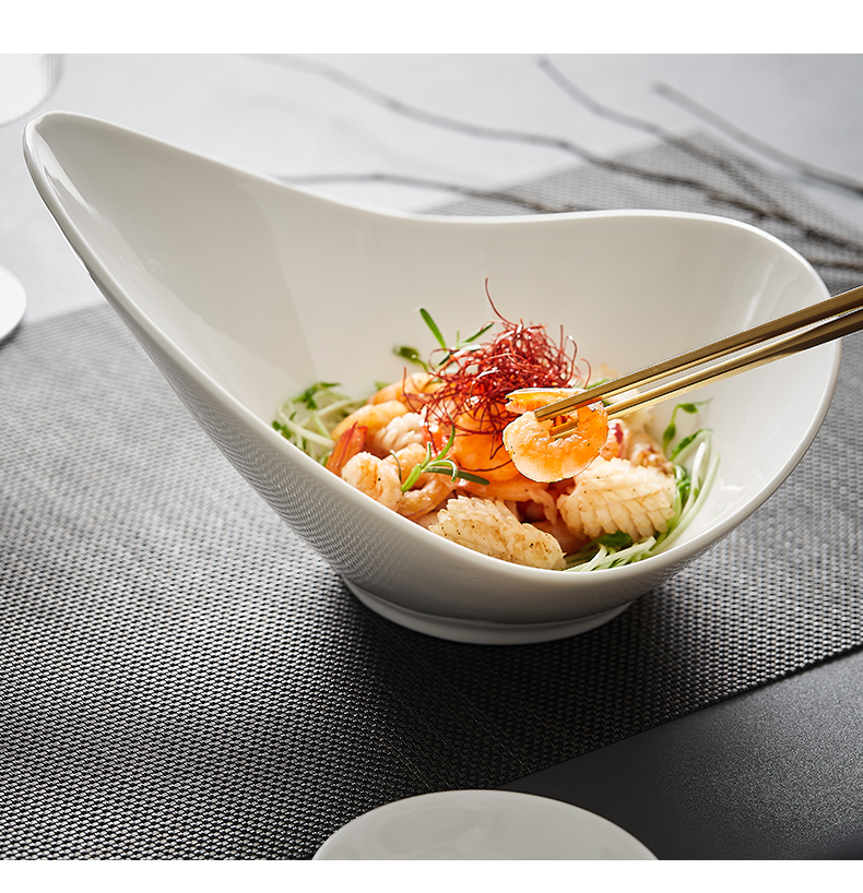 Ceramic hotel restaurant hotel club, artistic conception, irregular shaped bowl move characteristics tableware dessert cold dish bowl