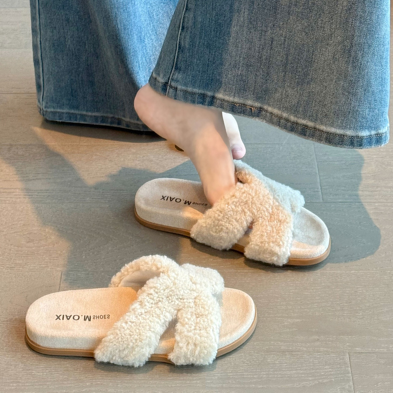 White Thick-Soled Furry Slippers for Women, Suitable for Outdoor Wear, 2026 New Autumn and Winter Models, Fluffy and Plush, One-Strap Internet-Famous Cotton Slippers White Thick-Soled Furry Slippers for Women, Suitable for Outdoor Wear, 2026 New Autumn and Winter Models, Fluffy and Plush, One-Strap Internet-Famous Cotton Slippers