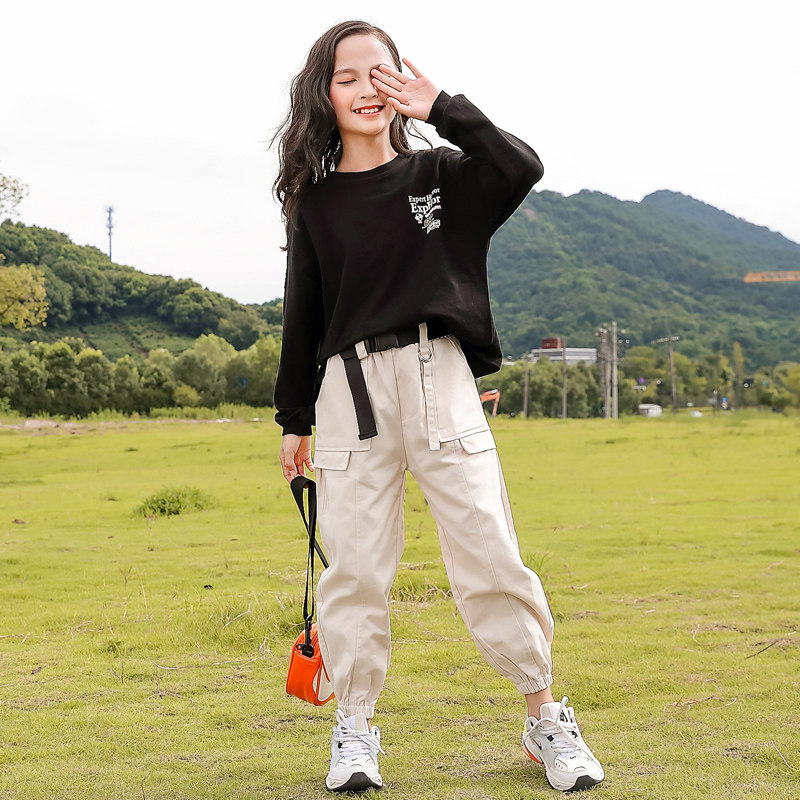 Girls spring suits 2022 new western style net red 12-year-old big boy overalls sweater sports fried street two pieces