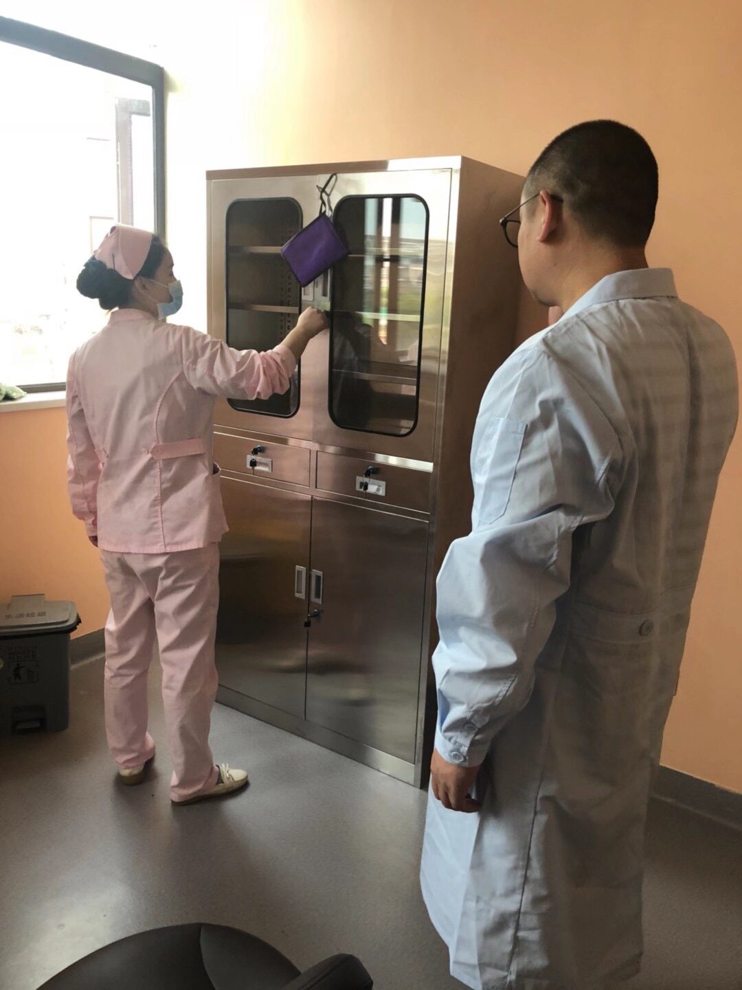 定做不锈钢中二斗器械柜手术室无菌柜诊所药品储物柜文件资料柜子