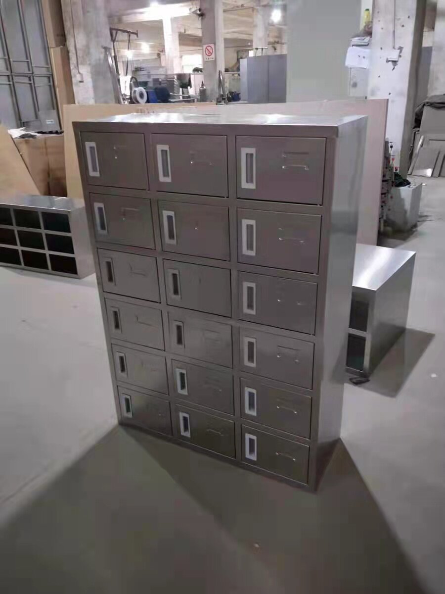 厂家直销201/304不锈钢18门碗柜餐具柜员工磁吸门储物柜鞋柜定制