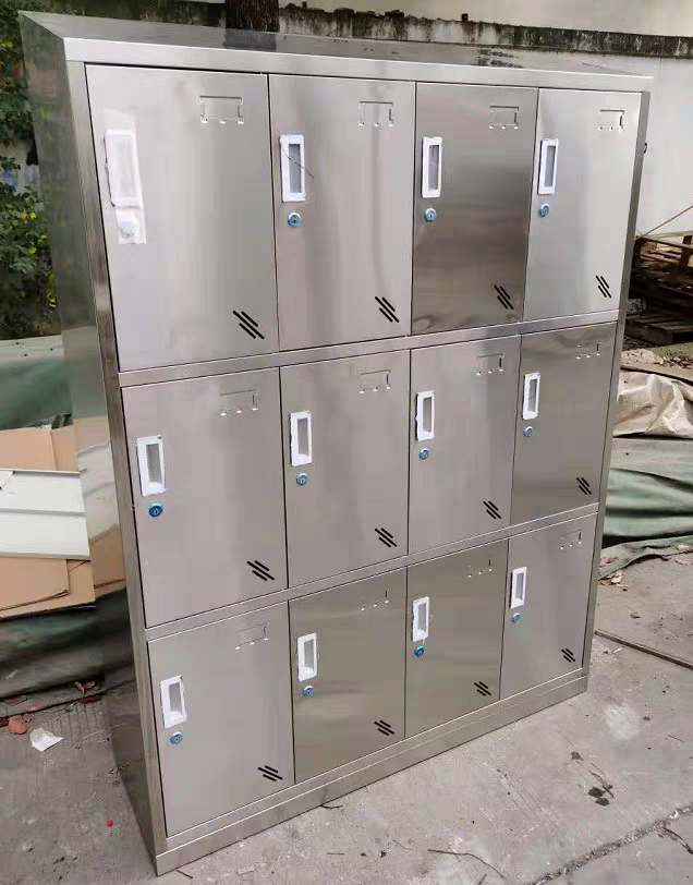 304不锈钢斜顶十二门更衣柜工厂宿舍衣帽柜更衣室带锁储物柜定做