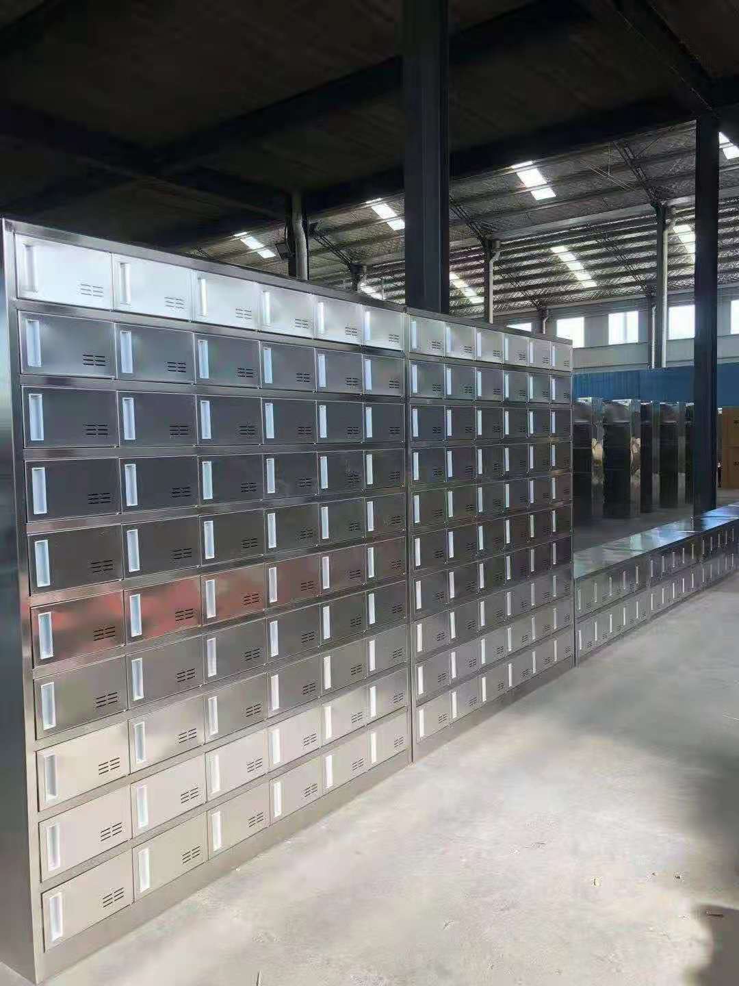 定制304不锈钢员工60门碗柜医院学校餐厅磁吸门餐具柜多格储物柜