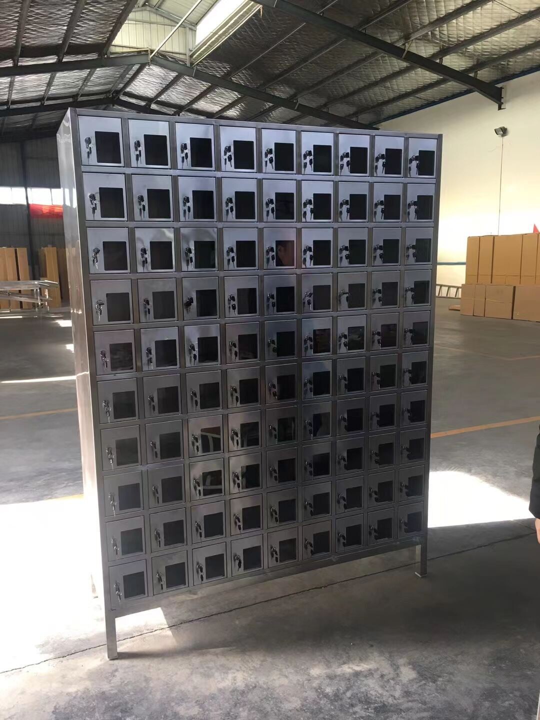 部队不锈钢手机存放柜九十门寄存智能USB充电安全带锁充电箱定制