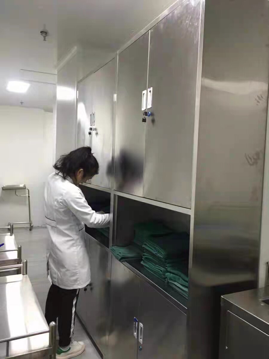 厂家定制304不锈钢四门更衣柜医院加厚对开门储物柜药品器械柜子
