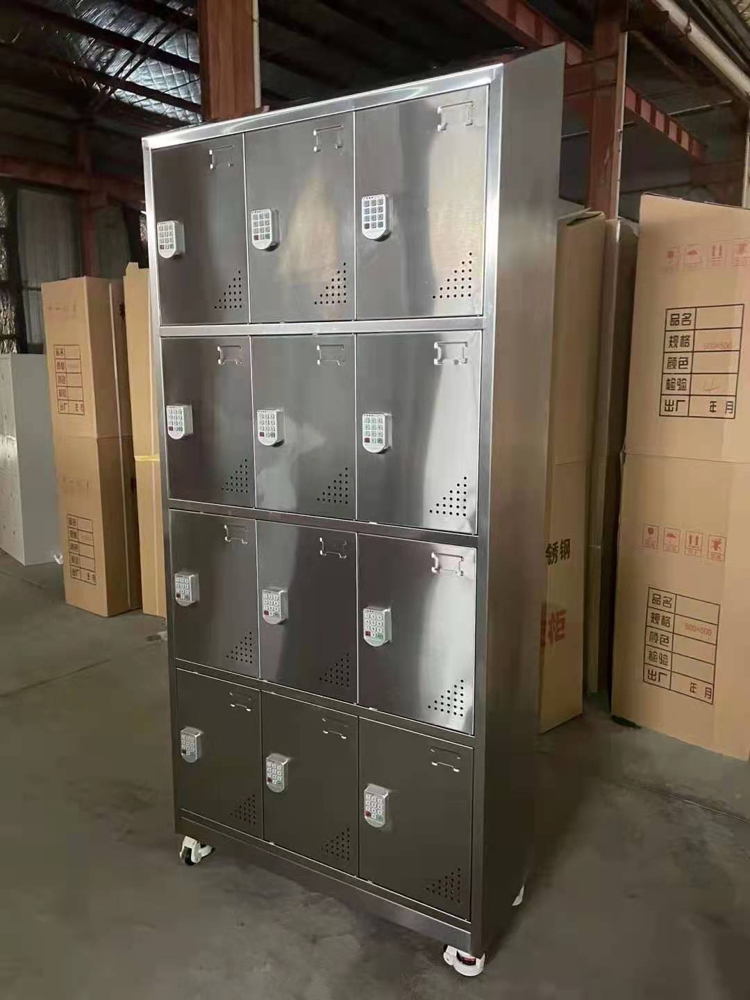 斜顶304不锈钢无尘实验室12门更衣柜带密码锁无菌活动存包柜定制
