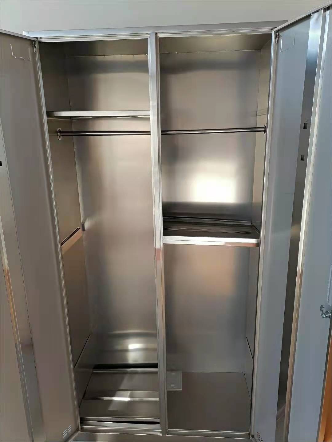 定制304不锈钢二门更衣柜员工宿舍带挂衣杆换衣柜鞋柜多门储物柜