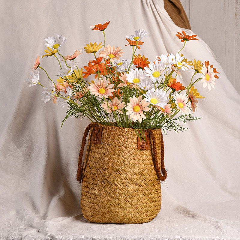 Simulation of the small daisy Chrysanthemum Garden Air-dried Flower Bouquet Fake Flowers and Chamomile Floral Bouquet Table Suit Furnishing to Shoot Props