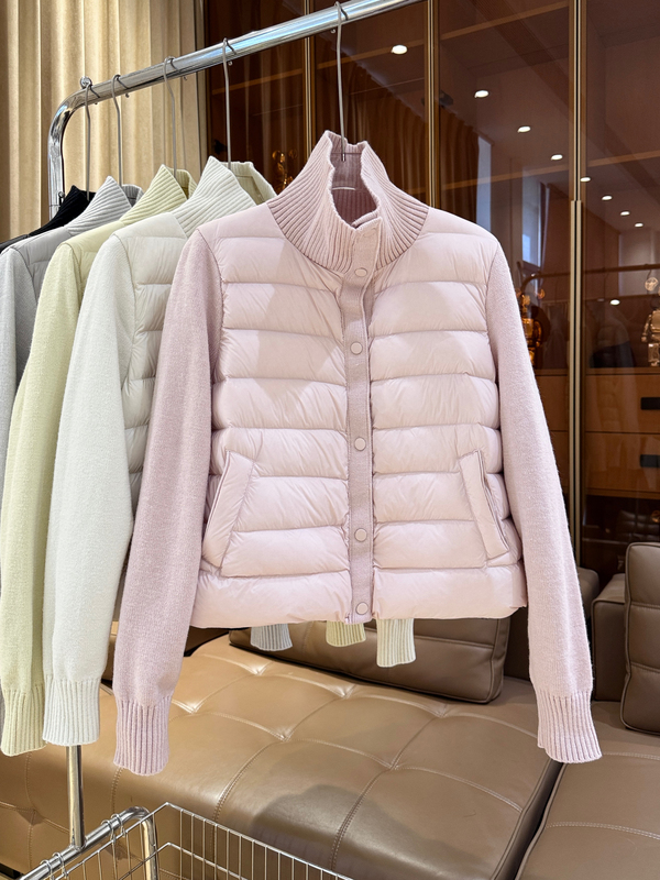 90% Duck down Knitted Patchwork down Jacket for Women, Short Style for Petite Figures, Stand Collar, Korean Style, Ribbed Design, Lightweight Base Layer Coat 90% Duck down Knitted Patchwork down Jacket for Women, Short Style for Petite Figures, Stand Collar, Korean Style, Ribbed Design, Lightweight Base Layer Coat