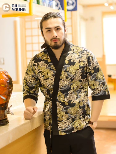 Японская стиль ресторана, работа, предоставлена ​​шеф -поваром кухонный магазин кухонный магазин Sushi Store Working Server Kimono Nihon Restaurant Service