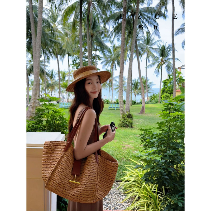 Uzoe Summer Large Capacity Straw Shoulder Bag Bohemian Style Seaside Vacation Raffia Shoulder Bag Uzoe Summer Large Capacity Straw Shoulder Bag Bohemian Style Seaside Vacation Raffia Shoulder Bag