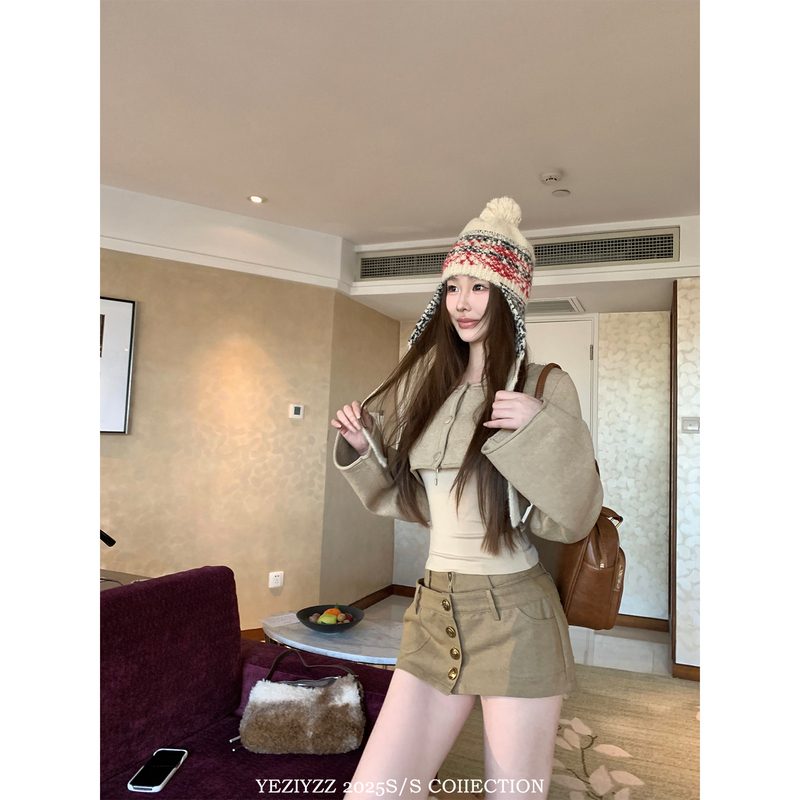 Yeziyzz Design-Focused, Unique and Stylish Long-Sleeved Knit Top for Women, Spring Rolled-Edge Versatile Chic Top
