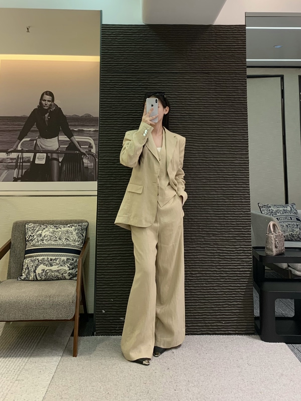 Li Yanan's 2026 Summer Old Money Style Linen Blazer, Vest, Casual Pants, and Skirt Fashion Set