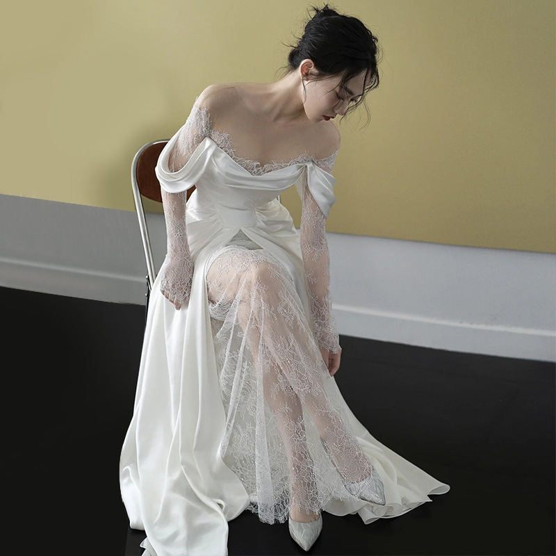 French Satin Light Wedding Dress 2026 New Style Bride High-End Vintage Lace Off-Shoulder Light Dress Petite Summer