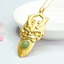Natural Hetian jade jasper dragon head pendant. The egg surface is about 8mm. The color is emerald green and the jade quality is delicate.