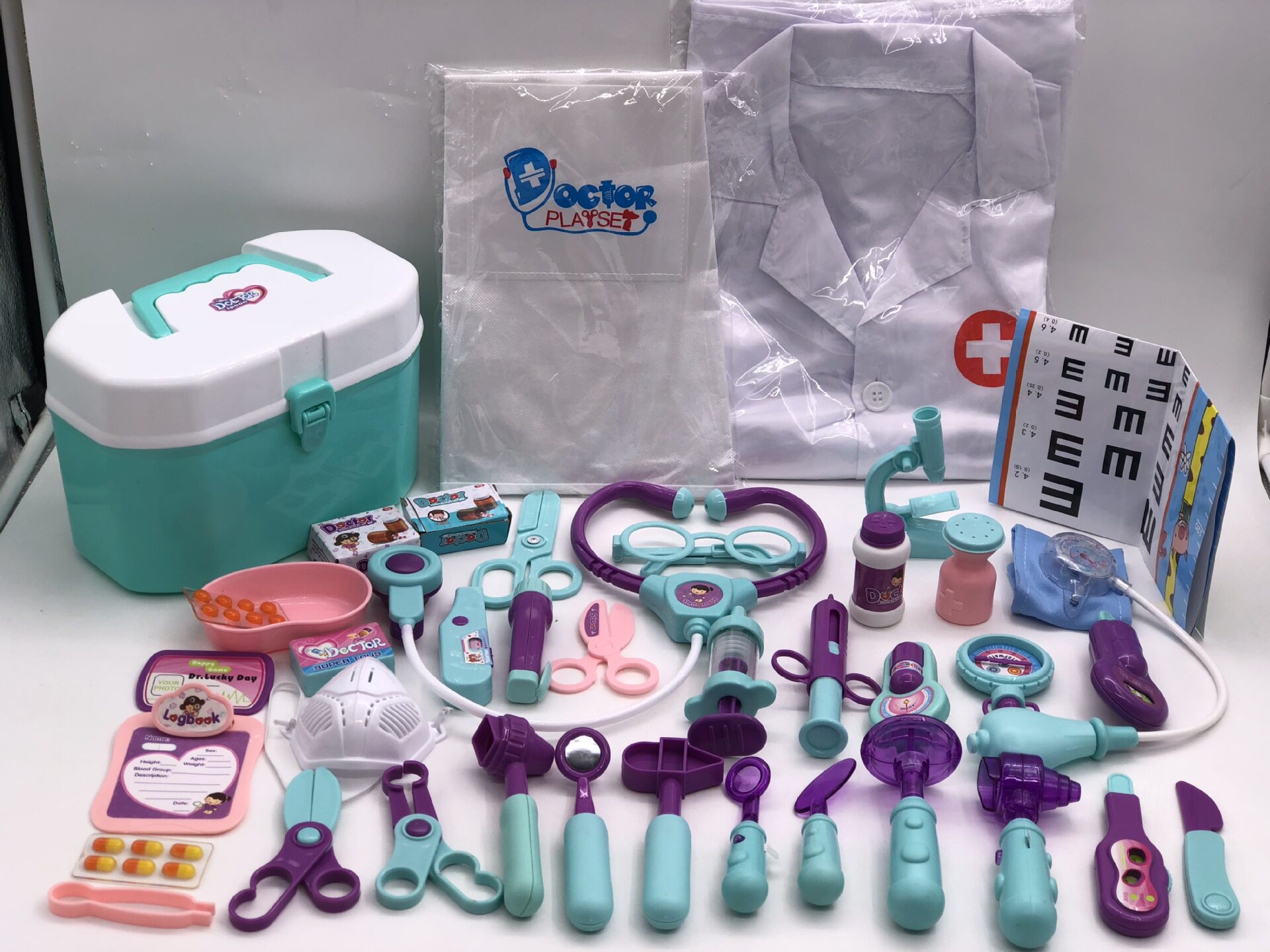 Children posing as a family wine small doctor Toy sets Stethoscope Medicine Box Medical Kit Role-playing Toys