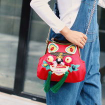 This is the craftsmanship ethnic wind China Element Single shoulder bag embroidered sheet flow Suacrylic hand inclined cross-pack