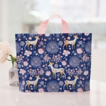 Thickened sika deer large medium and small childrens clothing store portable bag clothing plastic packaging bag spot
