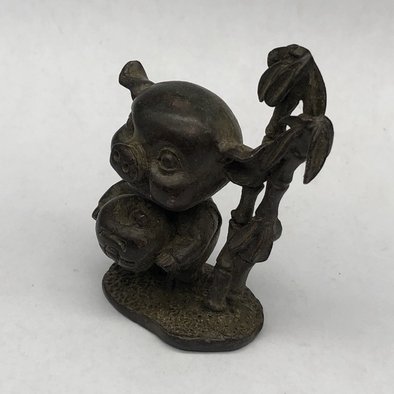 Antique miscellaneous collection Ping An pig small ornaments Bamboo newspaper Ping An copper pig Zodiac pig desktop ornaments Handle pieces